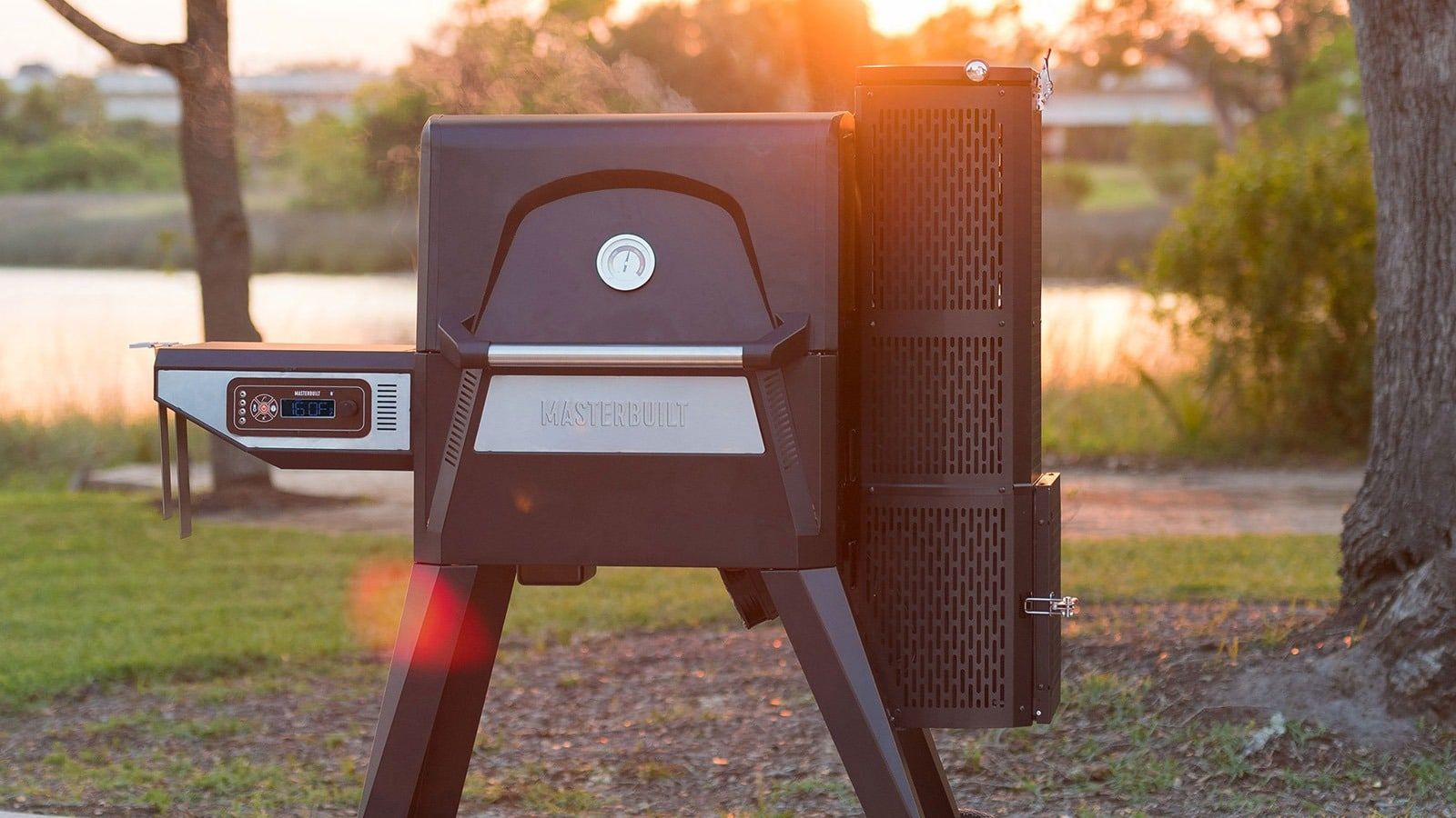 Best 10 Digital Electric Smoker Reviews (According To Expert)