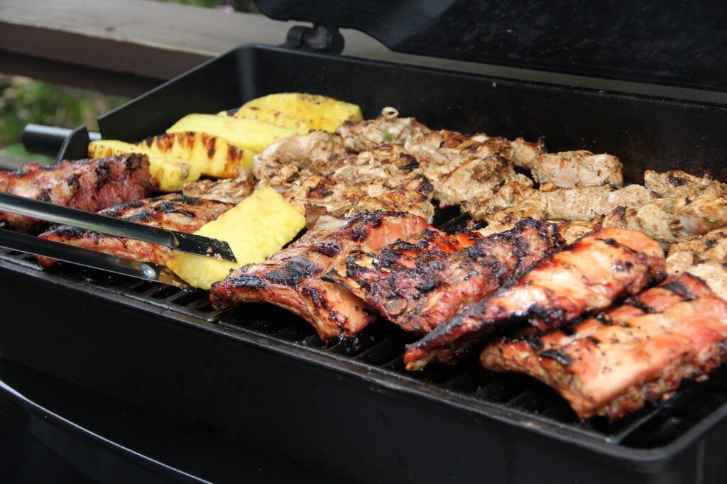 11 Best BBQ Smokers Review in [year] A Buyer's Guide